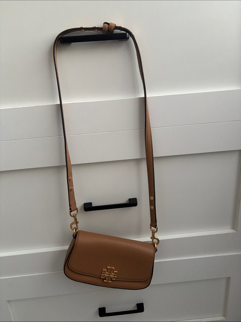 Tory Burch Brown Pebbled Leather Crossbody with Gold Logo - Picture 5 of 5